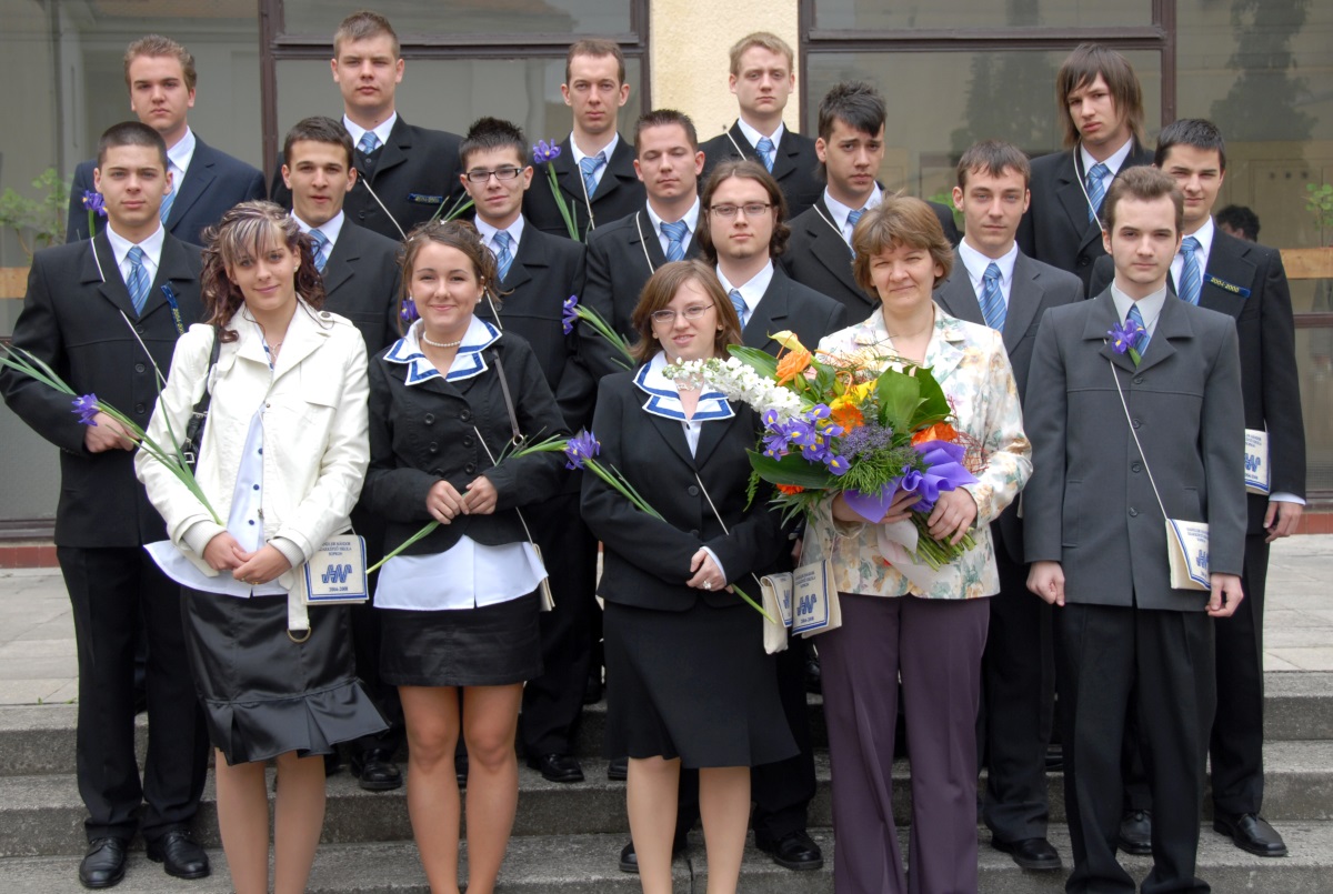 Osztályfõnök: Kovácsné Bella Irén